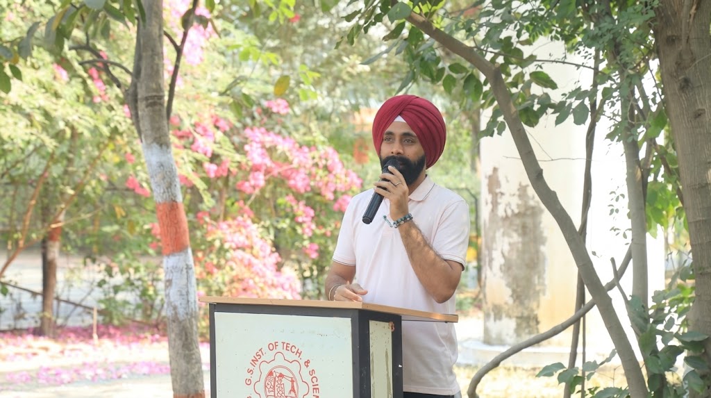 MR. MANNVIR SINGH KHANUJA